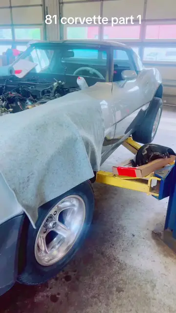Video thumbnail: Small block Corvette with side pipes